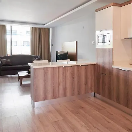 Posh In Complex, Kyrenia * キレニア
