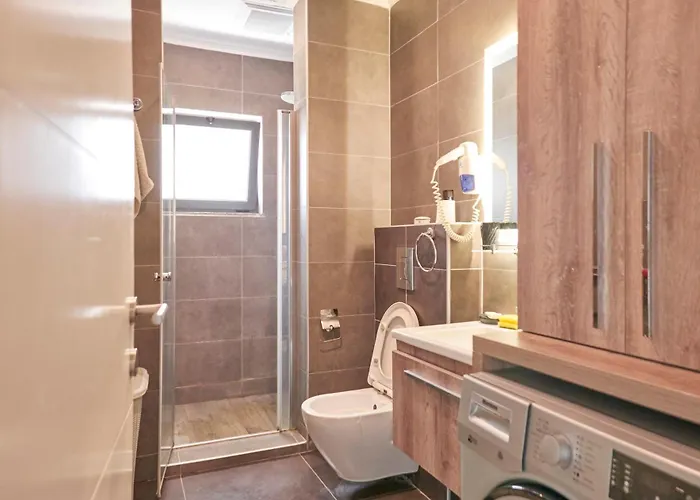 Posh In Complex, Kyrenia