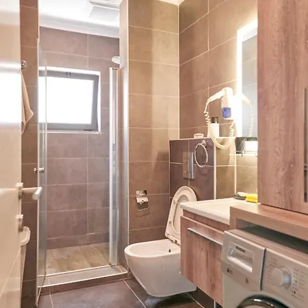 Posh In Complex, Kyrenia