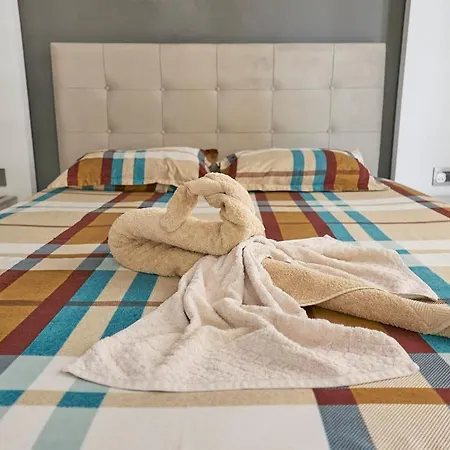 Posh In Complex, Kyrenia * Kyrenia (Northern Cyprus)