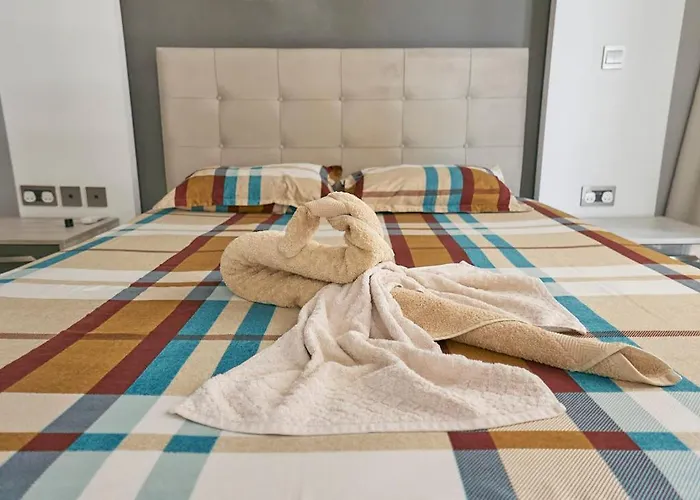 Posh In Complex, Kyrenia * Кирения