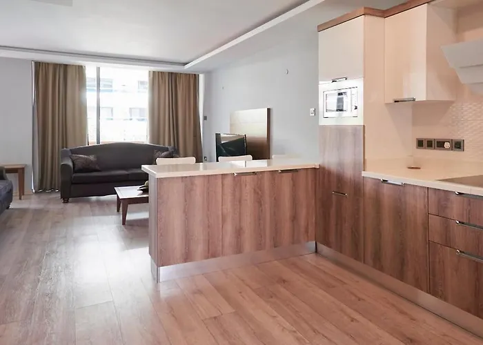 Posh In Complex, Kyrenia * Кирения