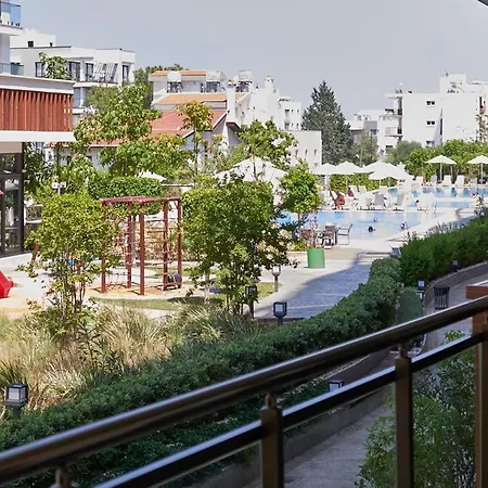 Posh In Complex, Kyrenia Cirénia